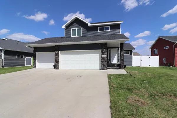 $409,900 | 4312 10th Street South, Moorhead, MN 56560