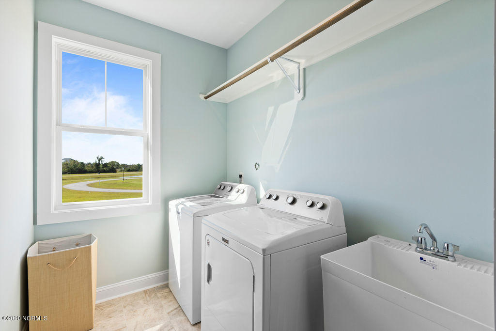 817 Sweetgrass Street Holly Ridge, NC 28445 - Photo 31 of 60 Laundry room with sink