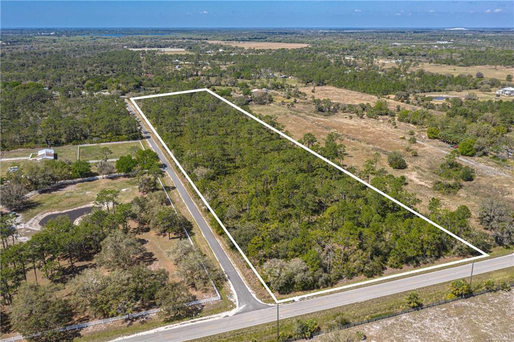 Over 11 acres of palmetto and pine land located directly on Washington Loop Rd.