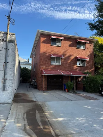$1,150,000 | 2907 Lafayette Avenue | Throgs Neck