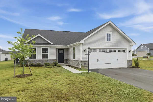 $355,000 | 14 Wyoming Way, Hedgesville, WV 25427