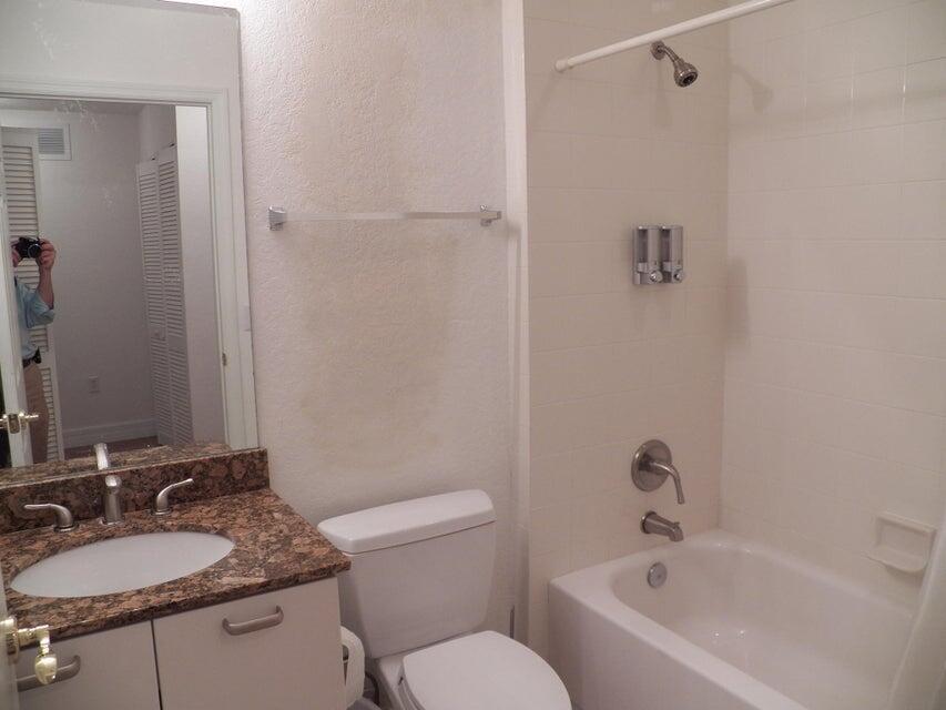 63 Southeast Palermo, Unit 101 Stuart, FL 34994 - Photo 8 of 11 Palermo8