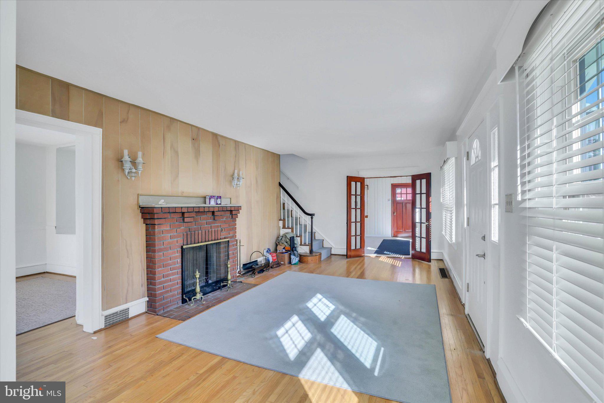 222 Berlin Road North Lindenwold, NJ 08021 - Photo 41 of 42 Bright and inviting living space.