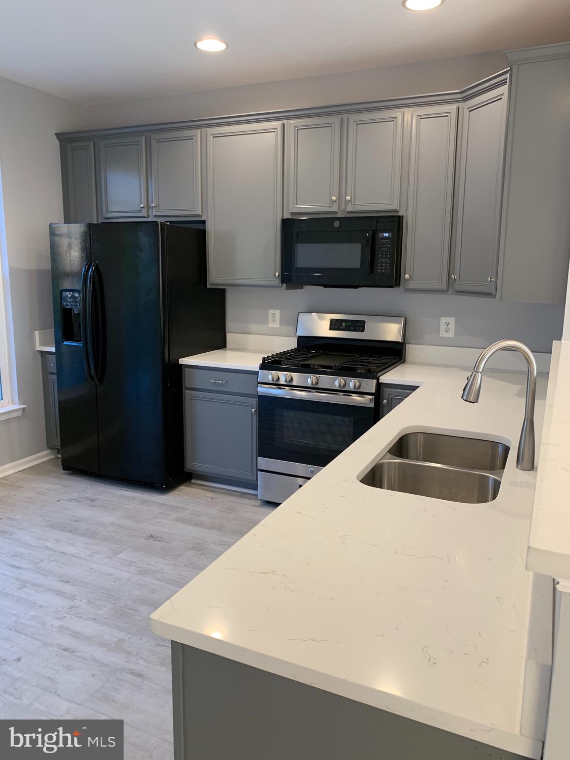 25323 Eldridge Terrace Chantilly, VA 20152 - Photo 12 of 27