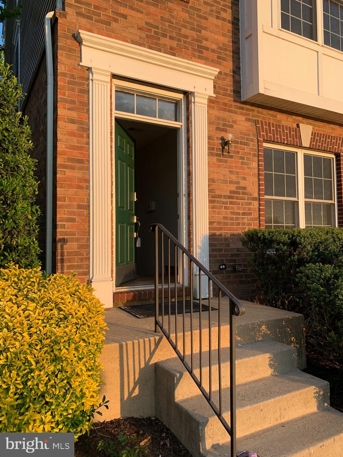 25323 Eldridge Terrace Chantilly, VA 20152 - Photo 6 of 27