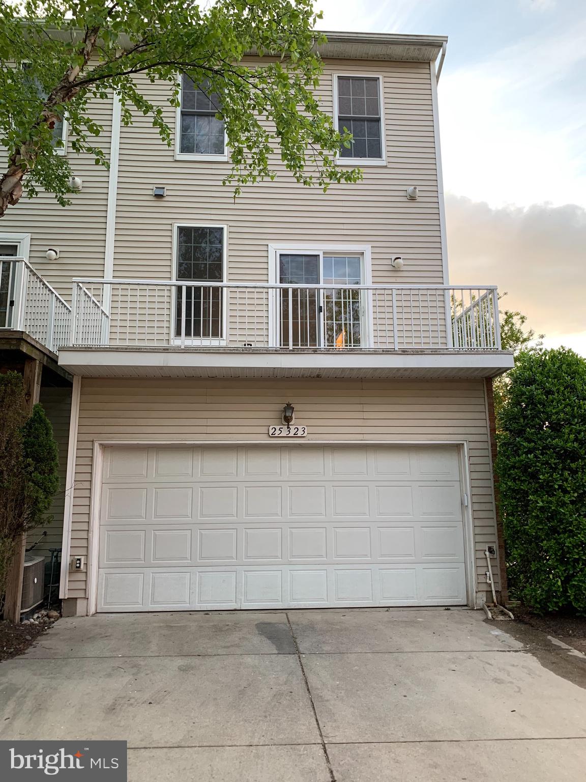 25323 Eldridge Terrace Chantilly, VA 20152 - Photo 7 of 27