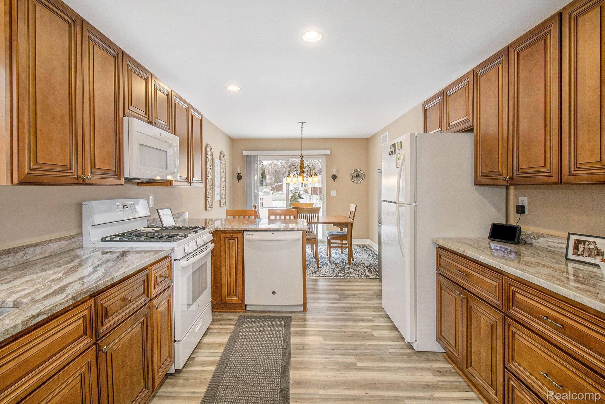 3054 Avalon Road Rochester, MI 48309 - Photo 8 of 28 KITCHEN