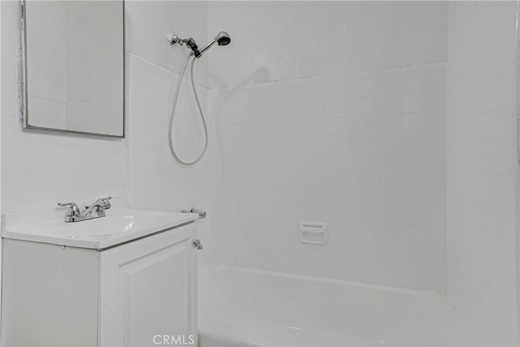 904 South Bullis Road Compton, CA 90221 - Photo 18 of 20 Gallery Image 18