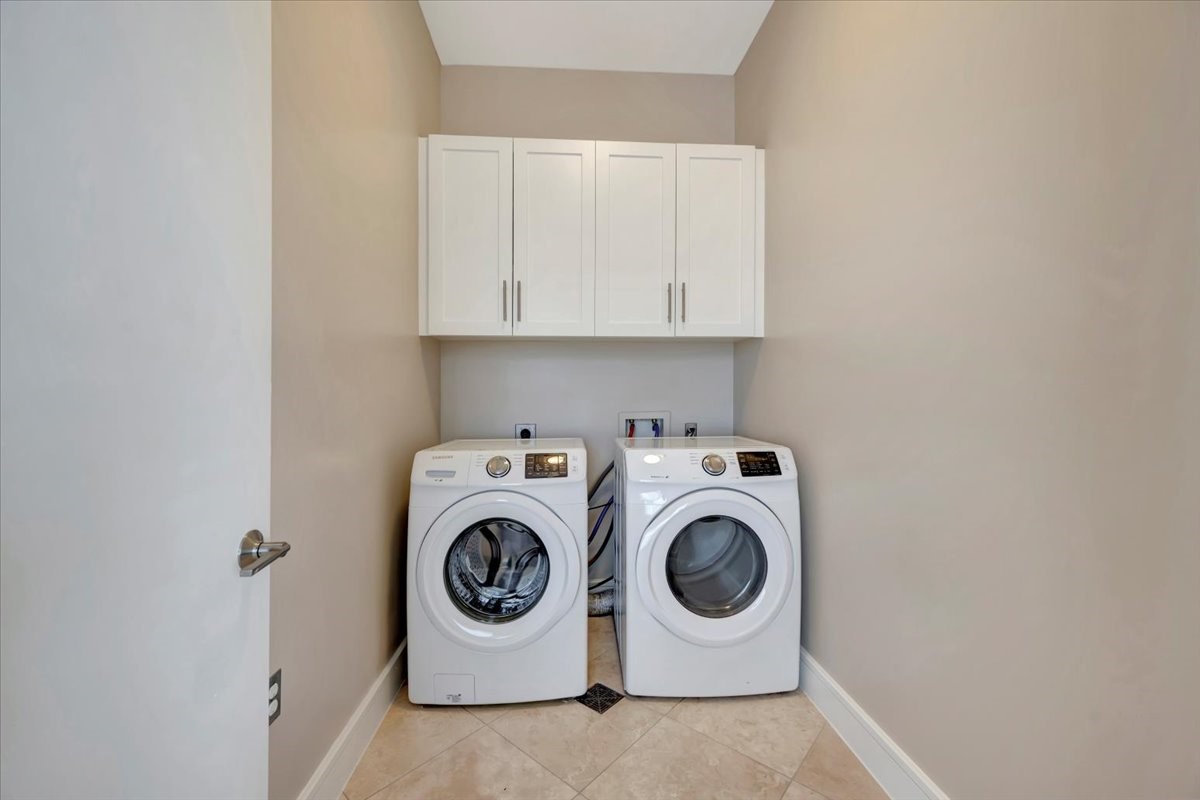 1202 Todville Road Seabrook, TX 77586 - Photo 32 of 45 Laundry room in home.