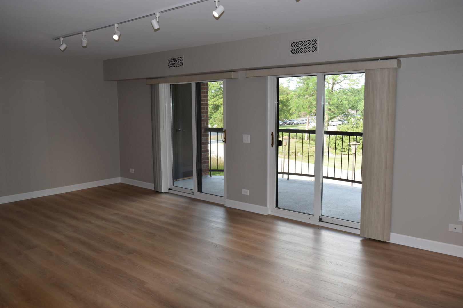 1405 East Central Road, Unit 201A Arlington Heights, IL 60005 - Photo 15 of 30
