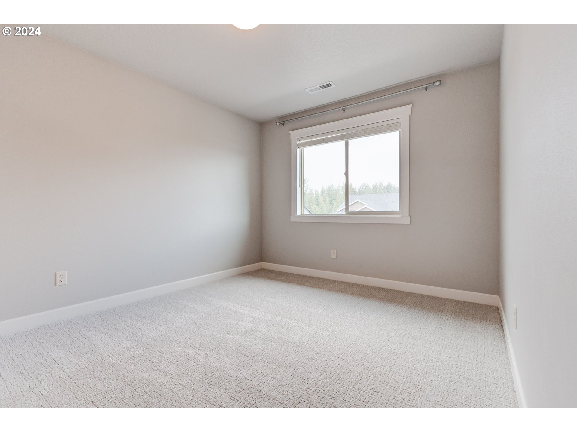 3293 North 10th Street Ridgefield, WA 98642 - Photo 25 of 47 an empty room with a window