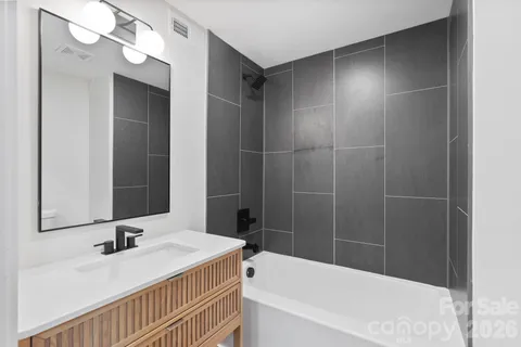 $650,000 | 3320 Winterfield Place, Charlotte, NC 28205