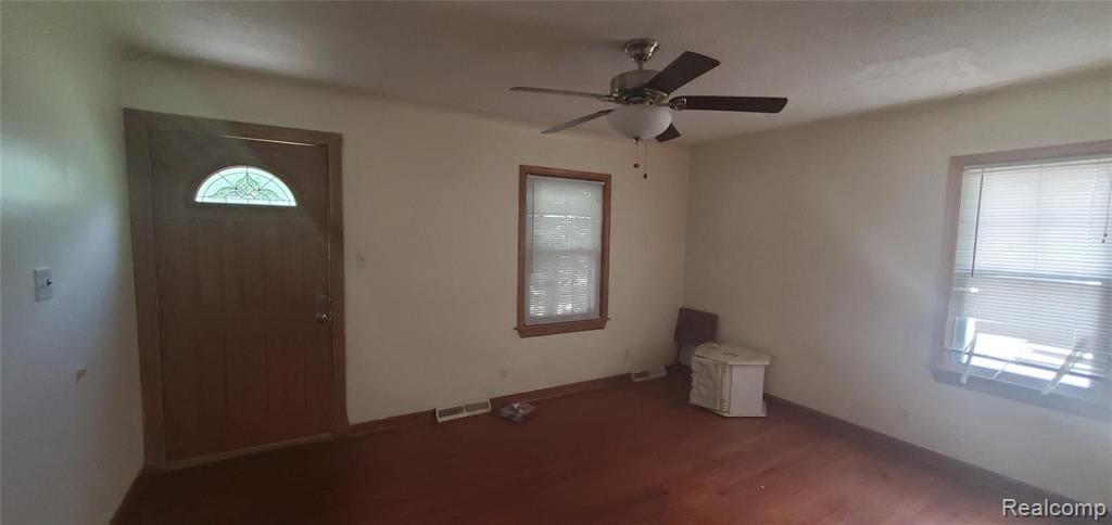 7280 Lamphere Redford, MI 48239 - Photo 11 of 27
