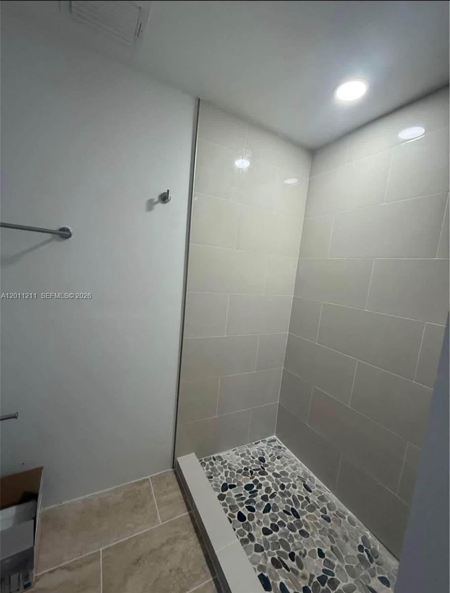 526 East 54th Street Hialeah, FL 33013 - Photo 5 of 11
