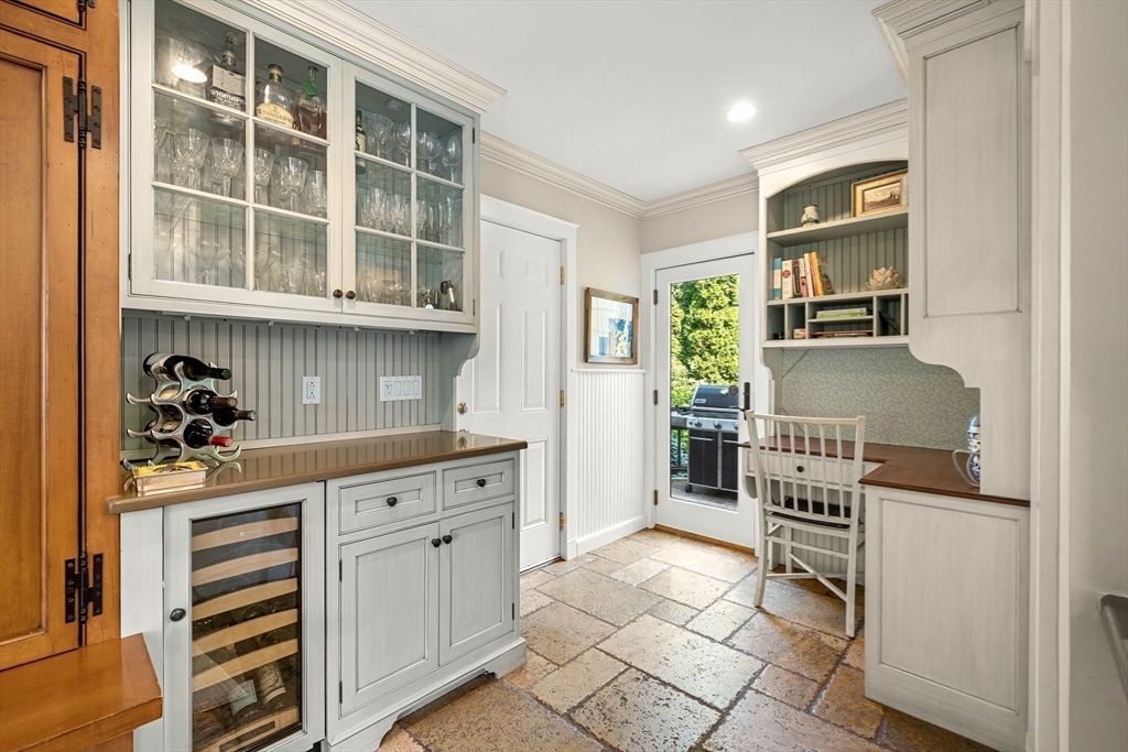 69 Gale Road Swampscott, MA 01907 - Photo 10 of 42