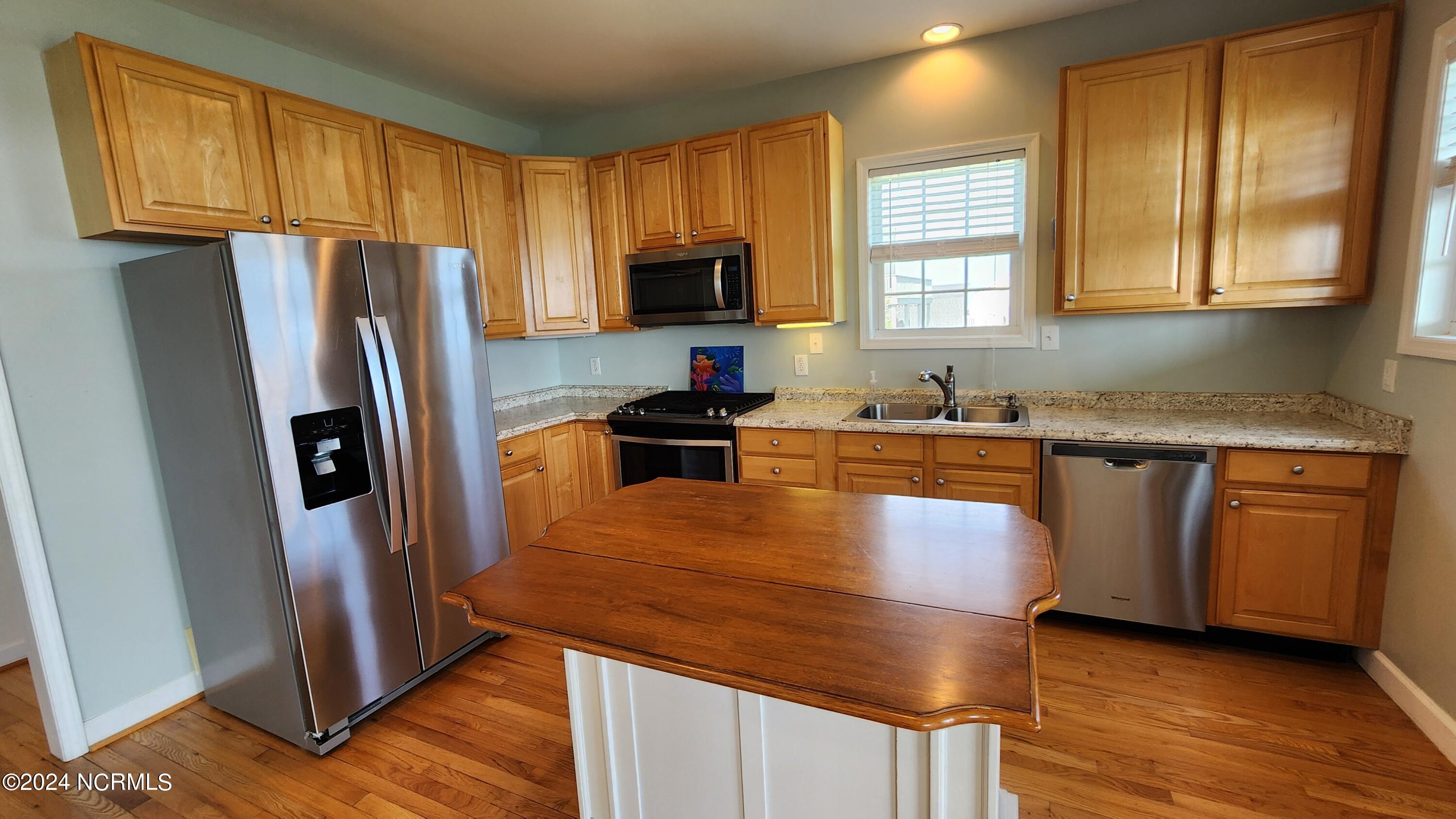 310 Harbour Point Road Beaufort, NC 28516 - Photo 16 of 65 20240628_163448