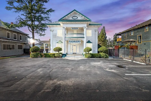 $575,000 | 235 North Fulton Street, Fresno, CA 93701
