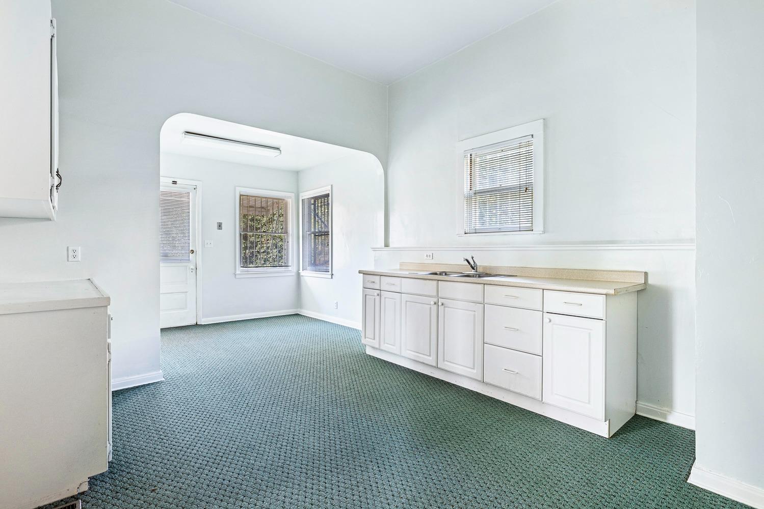 235 North Fulton Street Fresno, CA 93701 - Photo 33 of 43