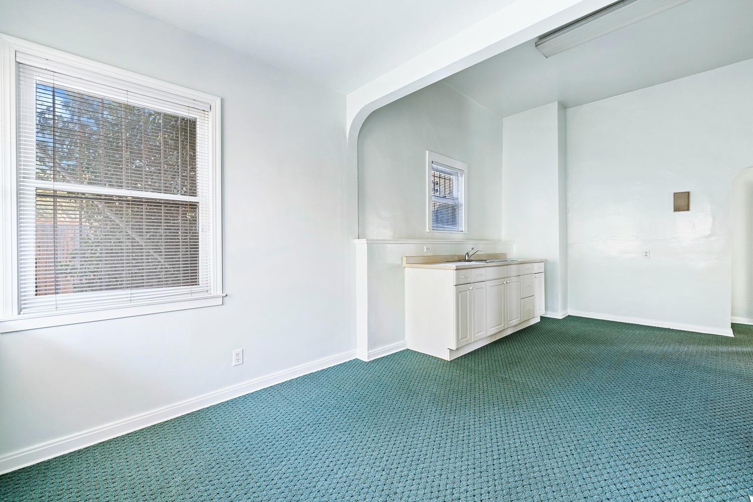 235 North Fulton Street Fresno, CA 93701 - Photo 36 of 43