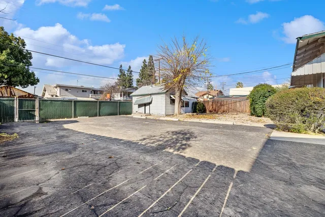 $575,000 | 235 North Fulton Street, Fresno, CA 93701