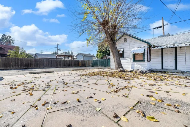 $575,000 | 235 North Fulton Street, Fresno, CA 93701