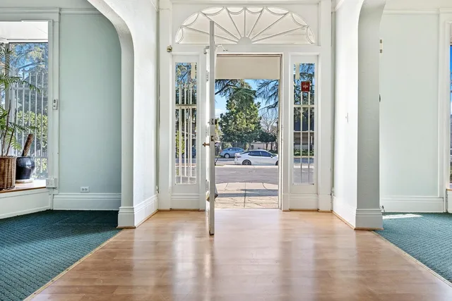 $575,000 | 235 North Fulton Street, Fresno, CA 93701