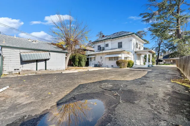 $575,000 | 235 North Fulton Street, Fresno, CA 93701