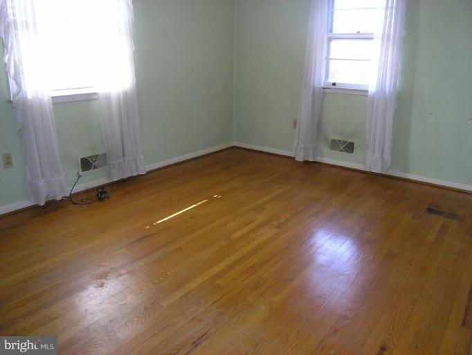 411 Delaware Road Frederick, MD 21701 - Photo 6 of 12 Bedroom #1