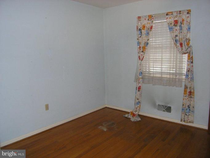 411 Delaware Road Frederick, MD 21701 - Photo 7 of 12 Bedroom #2