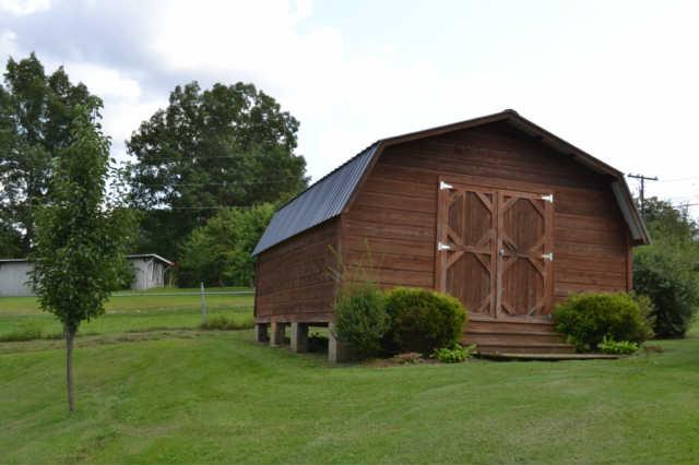1890 Clydeton Road Waverly, TN 37185 - Photo 14 of 20 Storage Building