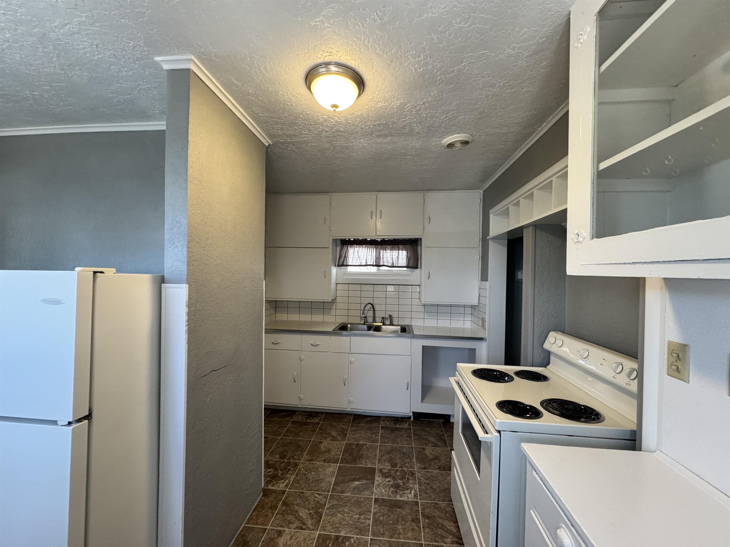 405 Daley Street Rawlins, WY 82301 - Photo 7 of 18