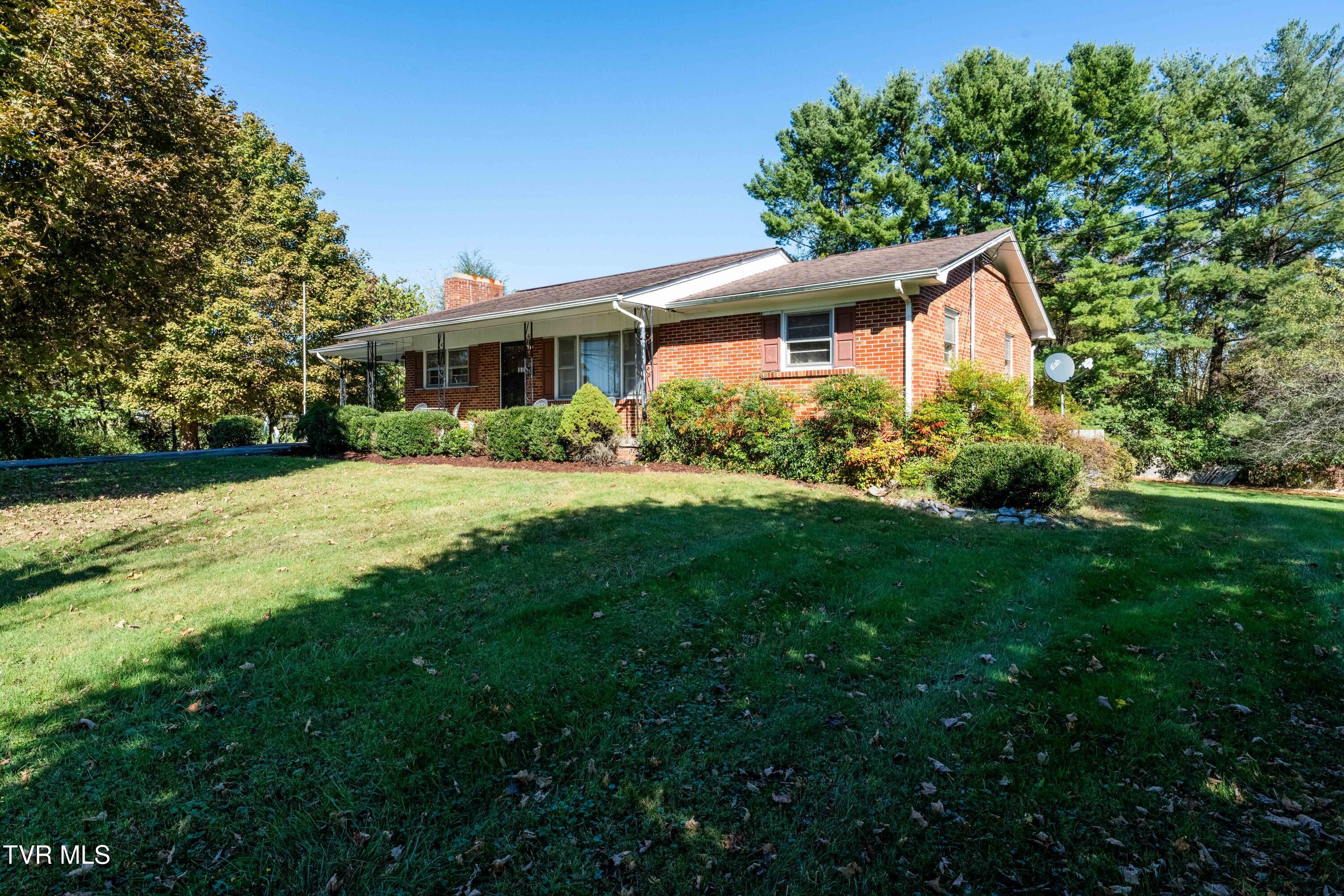 1115 Huffine Road Johnson City, TN 37604 - Photo 2 of 48 1115 Huffine Rd (3 of 52)