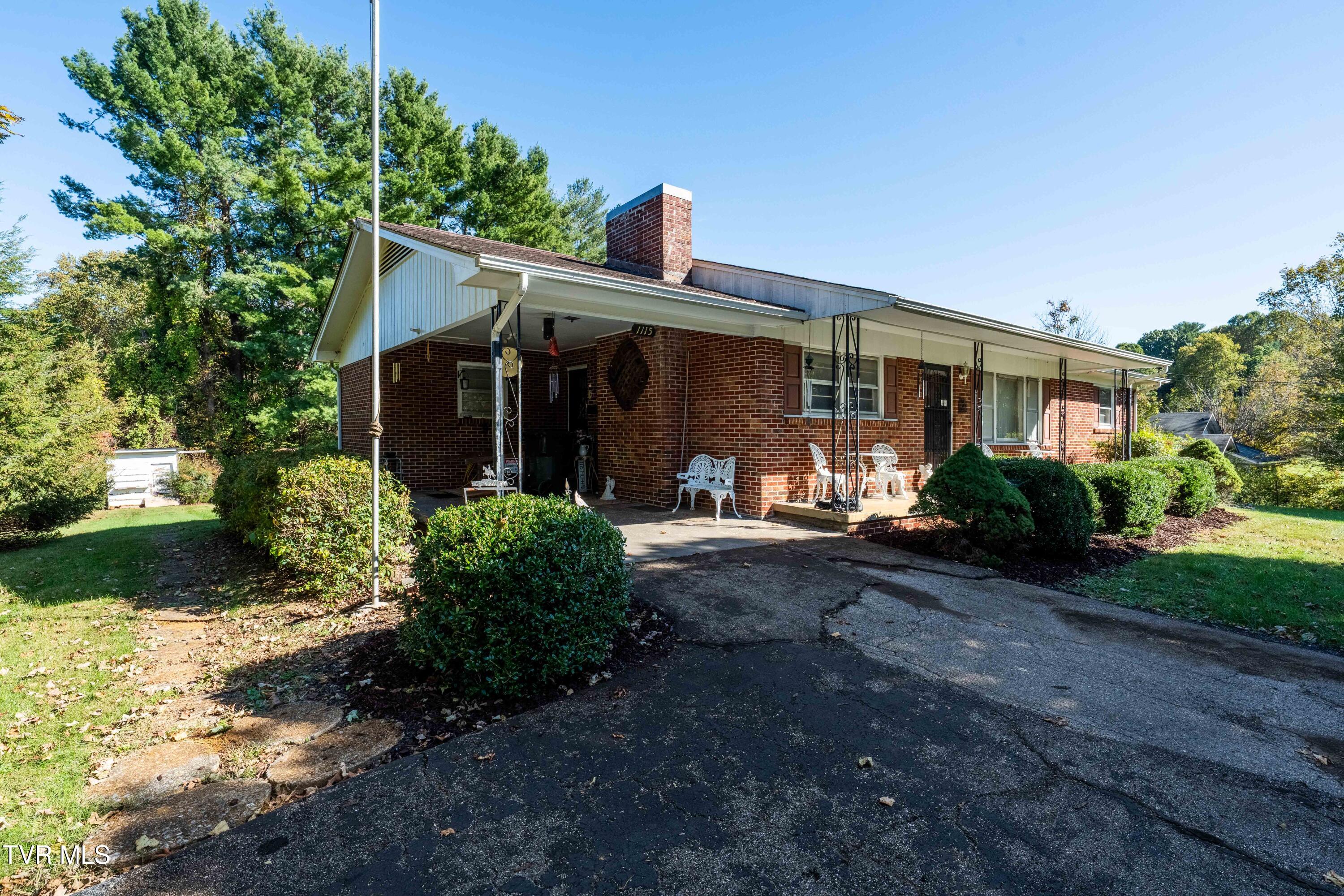 1115 Huffine Road Johnson City, TN 37604 - Photo 5 of 48 1115 Huffine Rd (5 of 52)