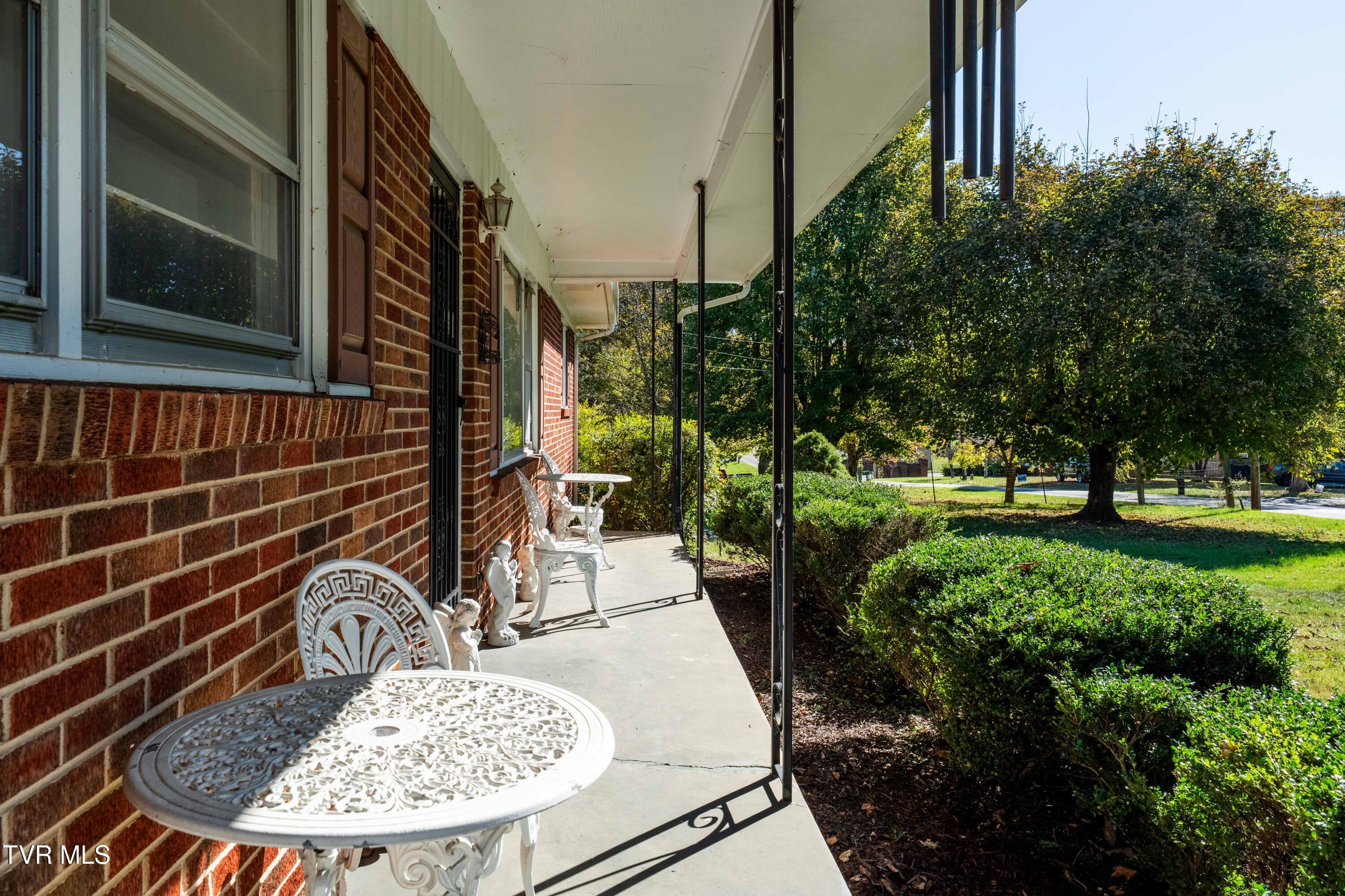 1115 Huffine Road Johnson City, TN 37604 - Photo 10 of 48 1115 Huffine Rd (9 of 52)