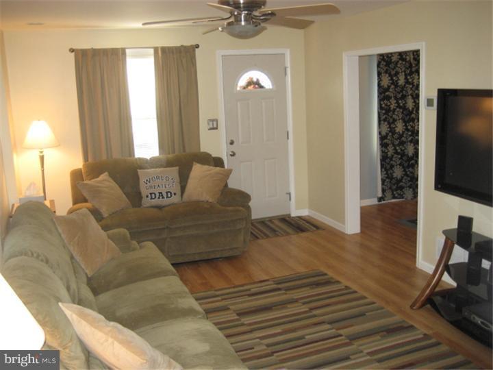 706 Fairview Road Swarthmore, PA 19081 - Photo 3 of 24 Living Room