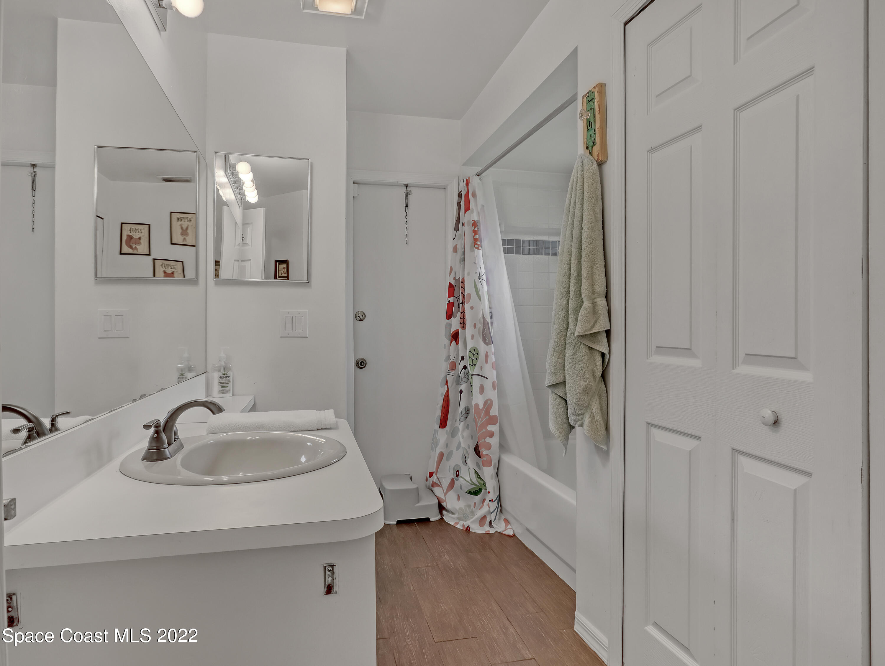 7010 Bayfront Road Cocoa, FL 32927 - Photo 19 of 36 GUEST BATH