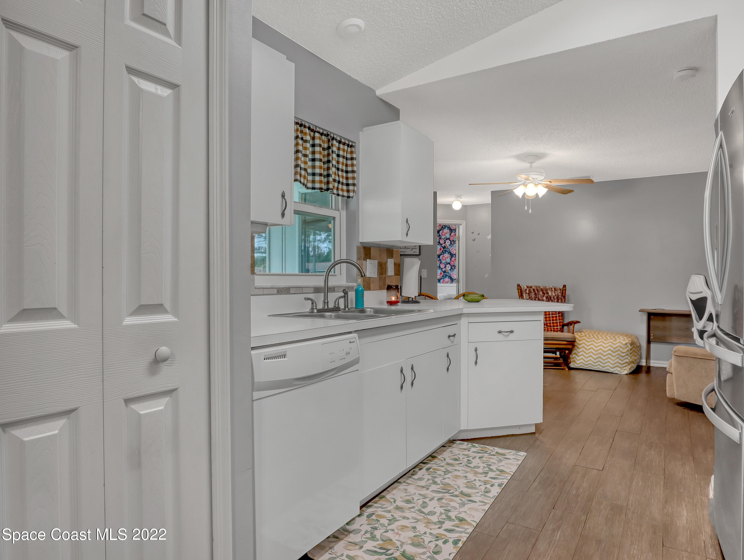 7010 Bayfront Road Cocoa, FL 32927 - Photo 9 of 36 KITCHEN