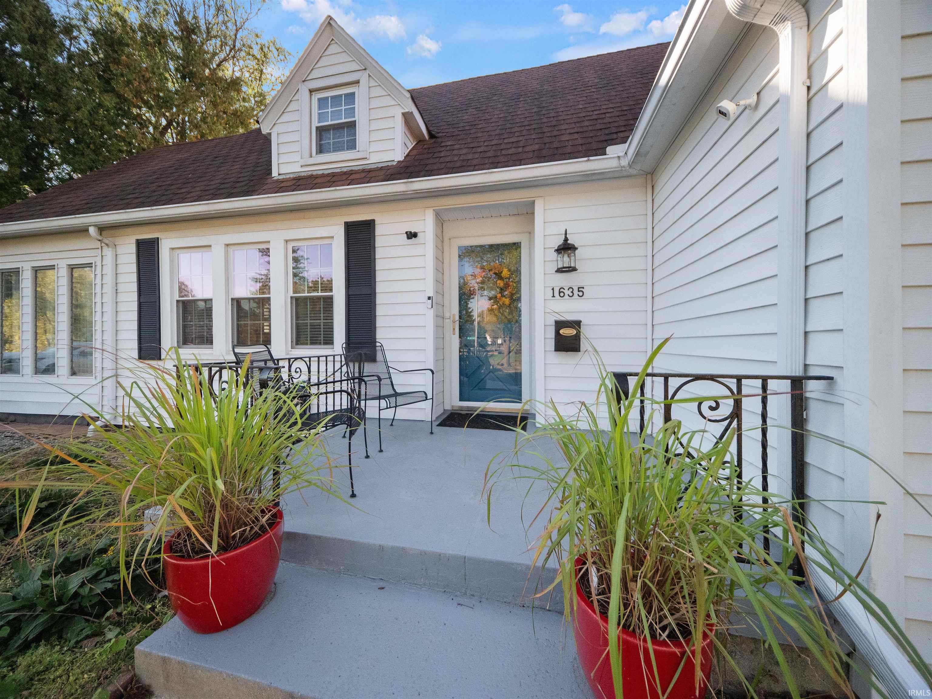 1635 Spring Street Fort Wayne, IN 46808 - Photo 2 of 36 Gallery Image 2