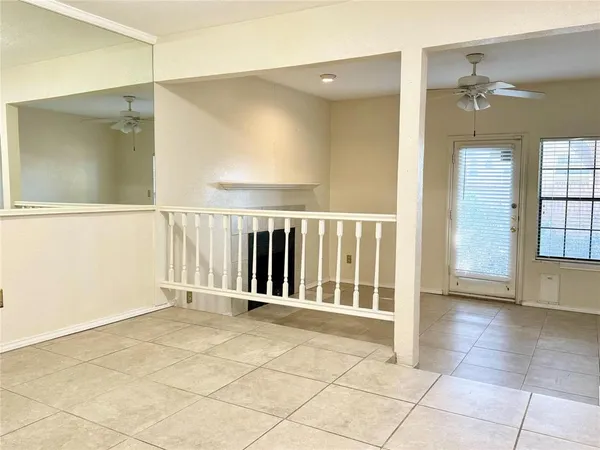 a view of entryway with a front door