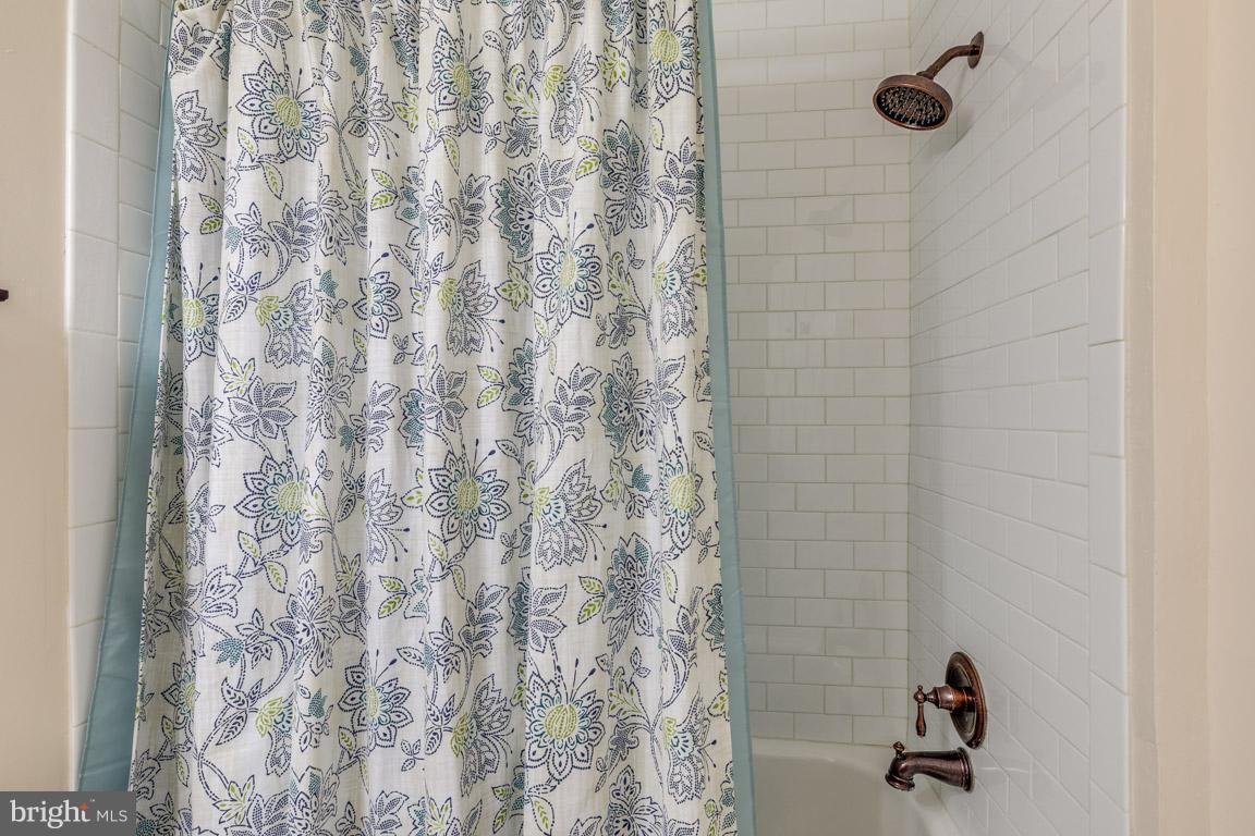 11841 Dunlop Court Reston, VA 20191 - Photo 29 of 30 a bathroom with a shower