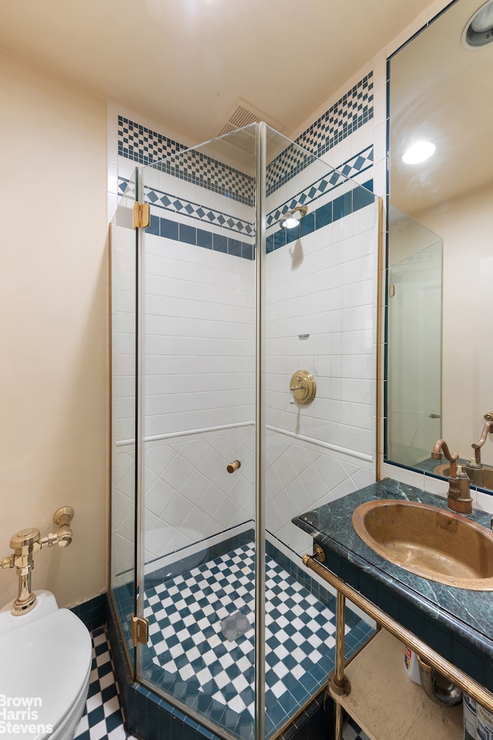 435 East 52nd Street, Unit 6C Manhattan, NY 10022 - Photo 24 of 26