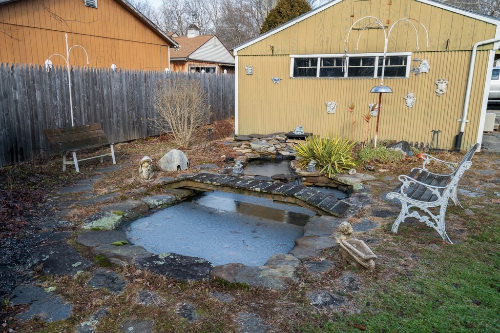 103 Pelham Road Amherst, MA 01002 - Photo 3 of 30 Gallery Image 3