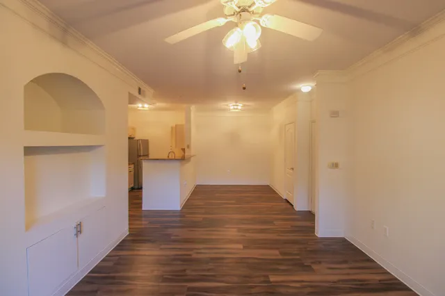 $2,430 | 1300 Park W Boulevard, Unit 401, Mount Pleasant, SC 29466