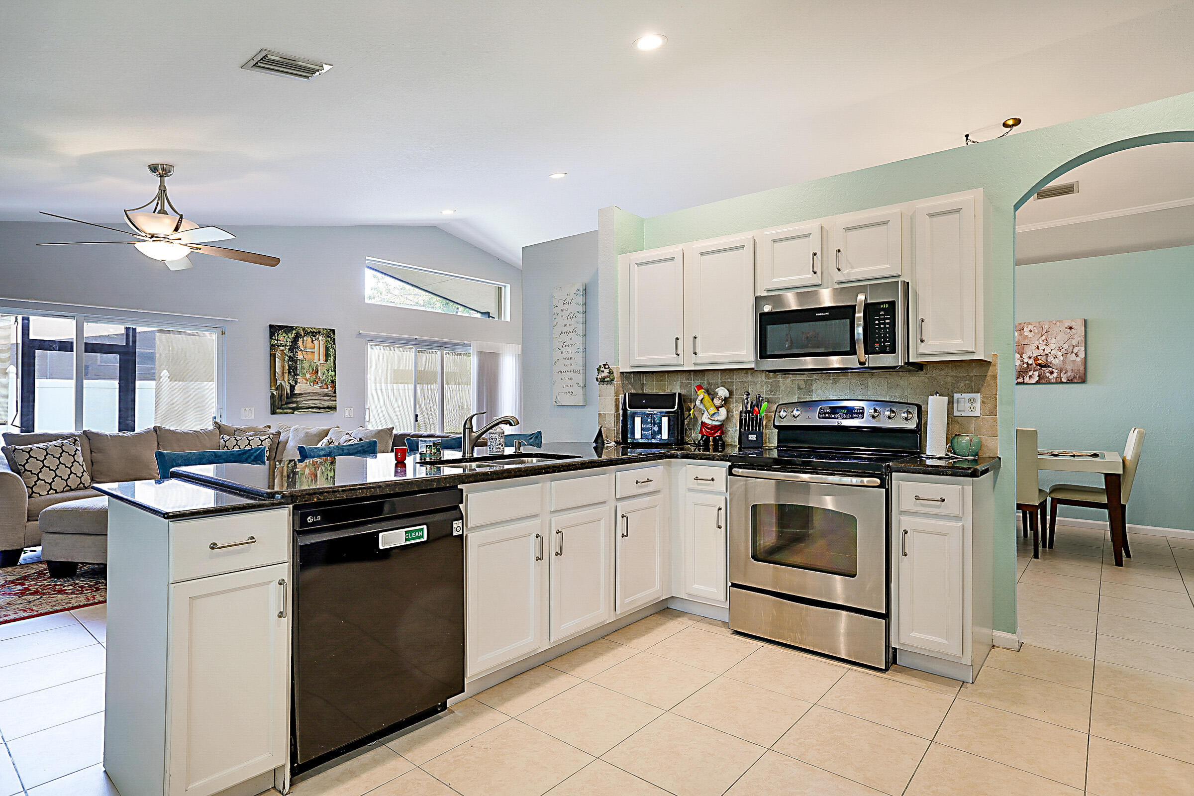 5028 Solar Point Drive Greenacres, FL 33463 - Photo 11 of 32 5028 Solar Point Drive-14