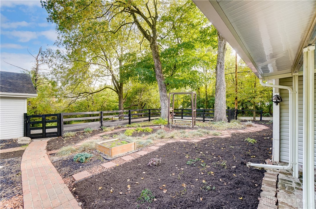 2337 East Alex Bell Road Centerville, OH 45459 - Photo 7 of 49