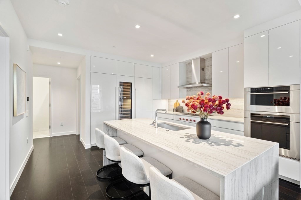 150 Seaport Blvd Unit PH1A  