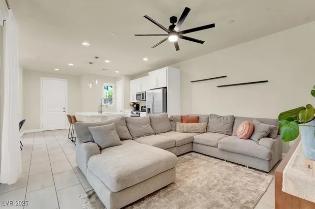 $465,000 | 549 Tokopah Falls Street, Las Vegas, NV 89138