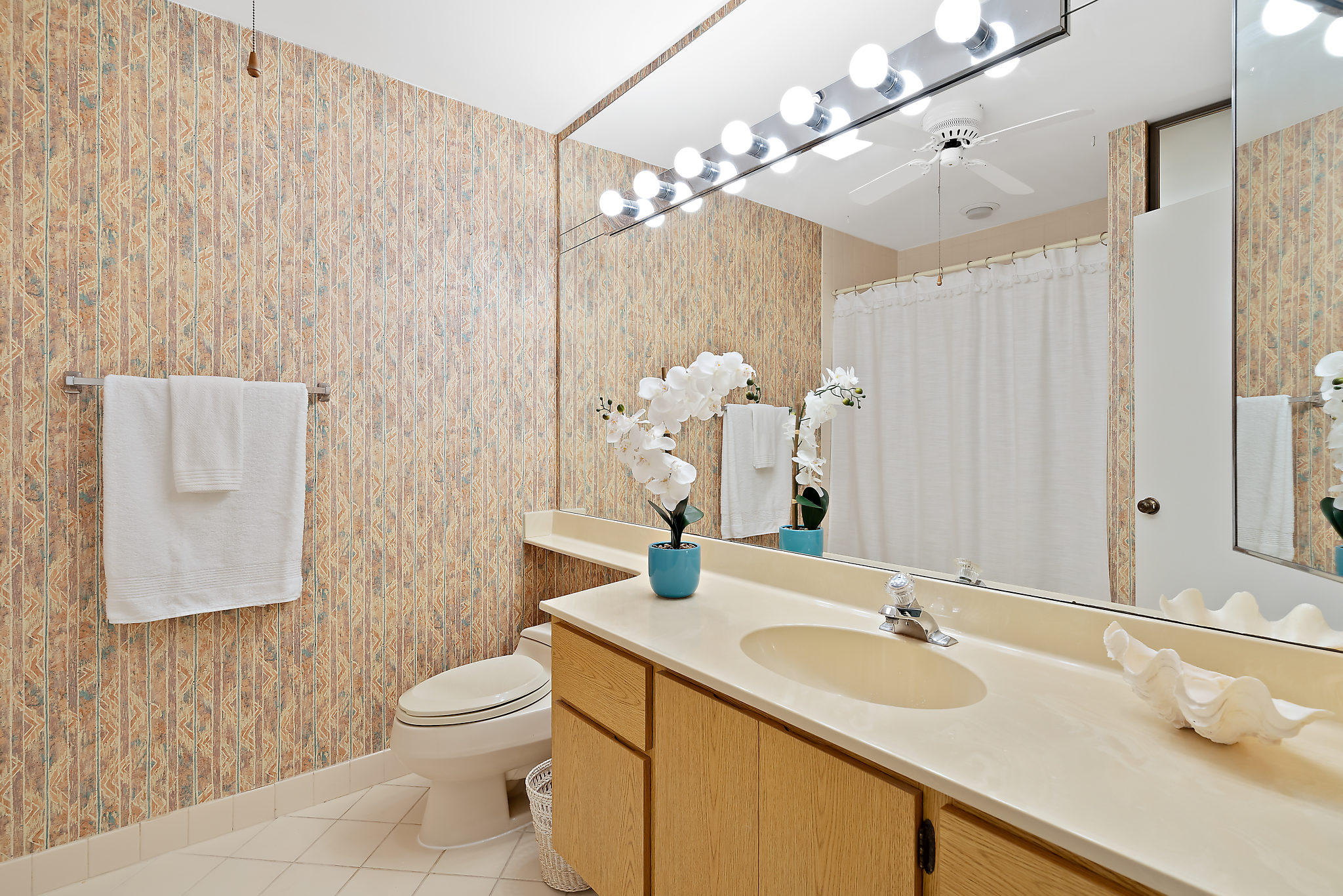 308 Ridge Road Jupiter, FL 33477 - Photo 12 of 54 2nd Bathroom