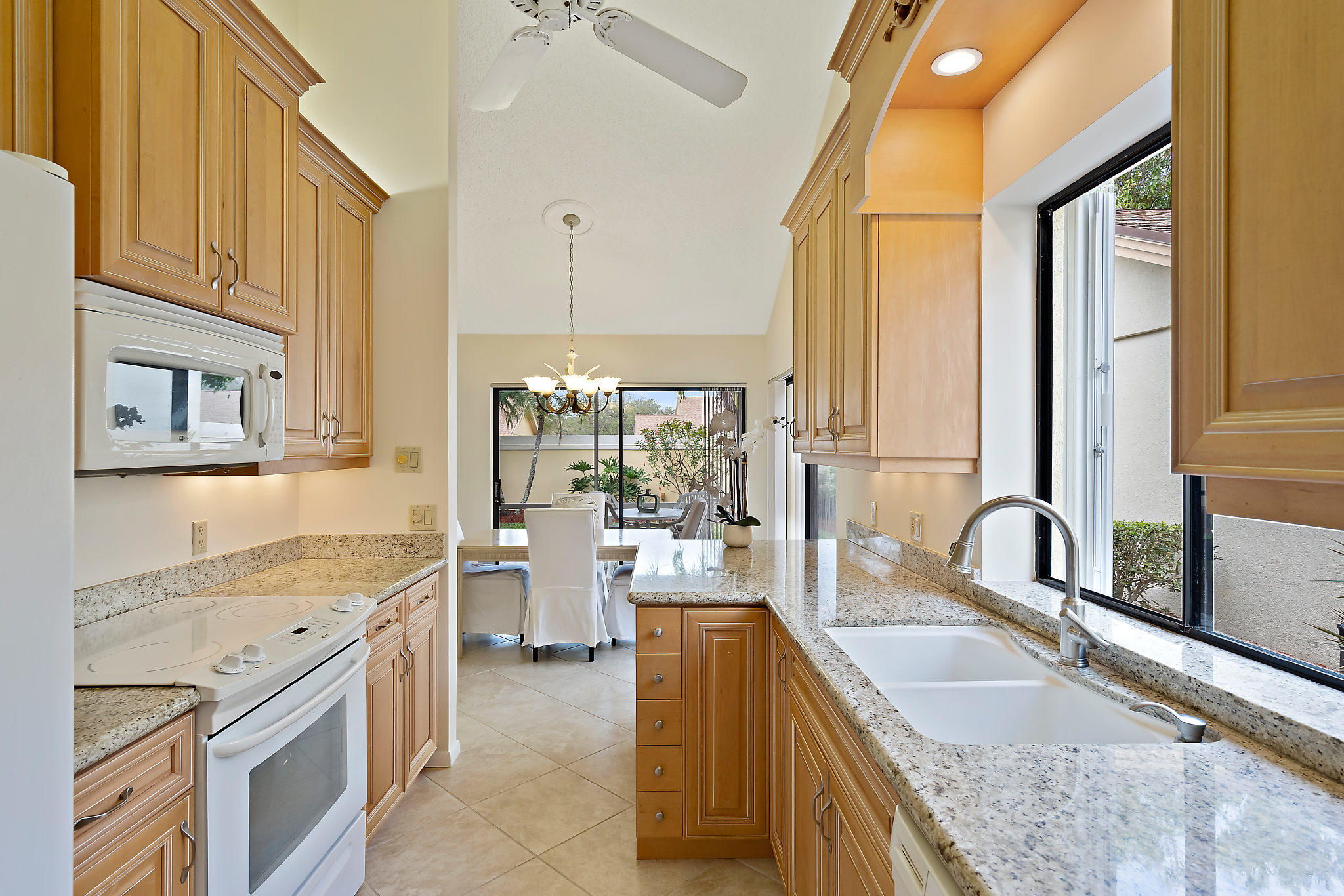 308 Ridge Road Jupiter, FL 33477 - Photo 4 of 54 Sunny Kitchen