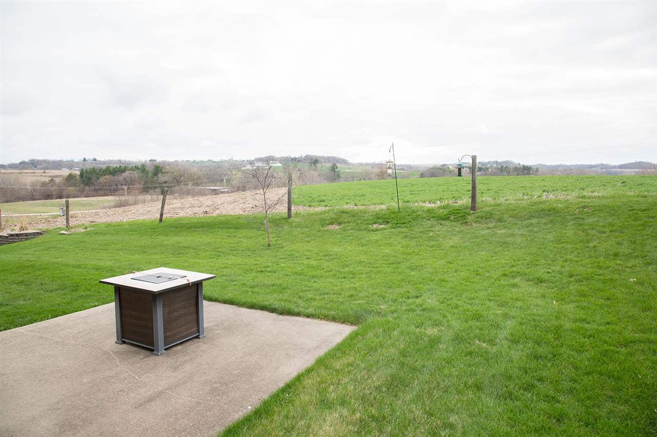 2105 Cheyenne Way Dubuque, IA 52002 - Photo 43 of 45 Gallery Image 43